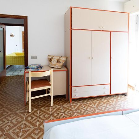 Residence Rainbow Bellaria-Igea Marina Phòng bức ảnh